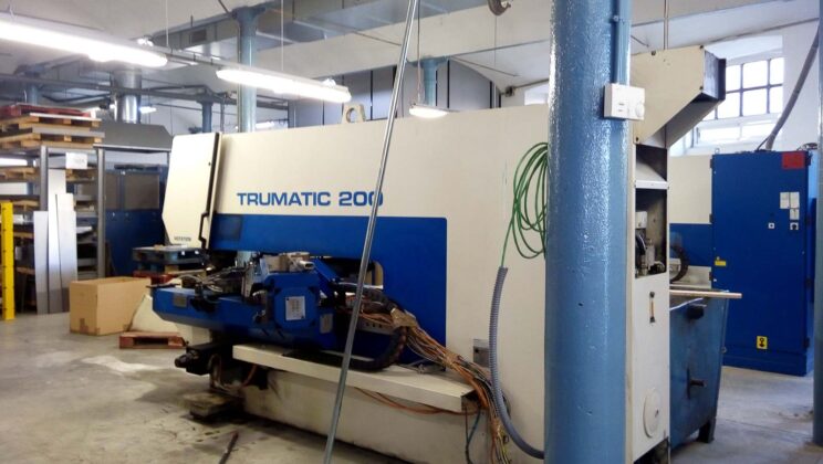 TRUMPF TC 200 R CNC punching machine (1999) id4920